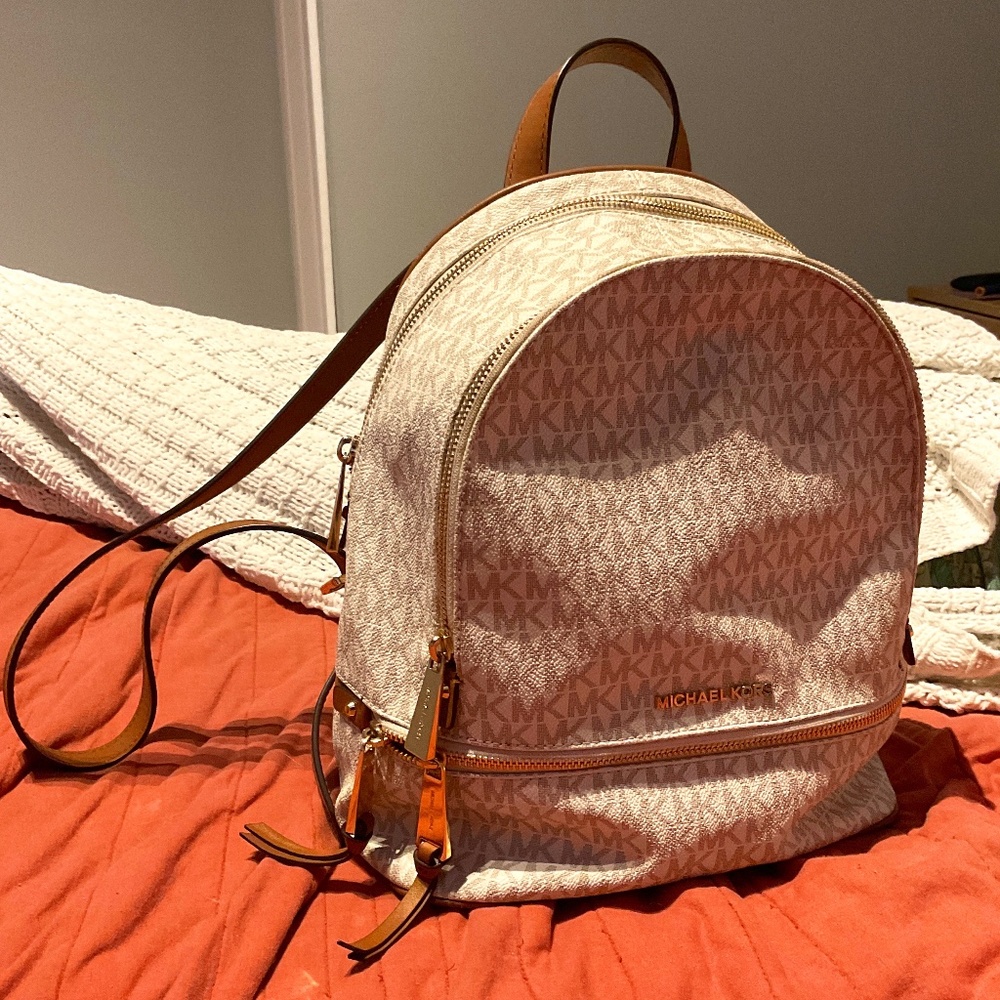 White and Tan Micheal Kors purse